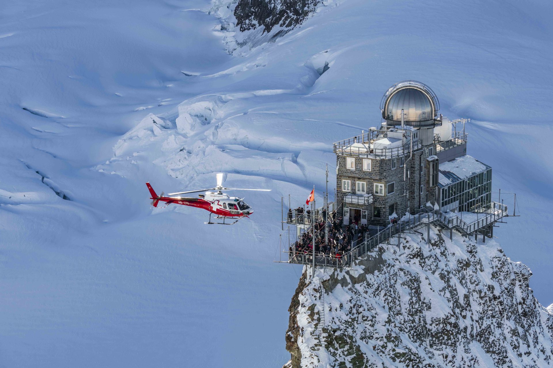 Swiss-alps-helicopter-tour-The-Sphinx-Observatory-top-of-europe